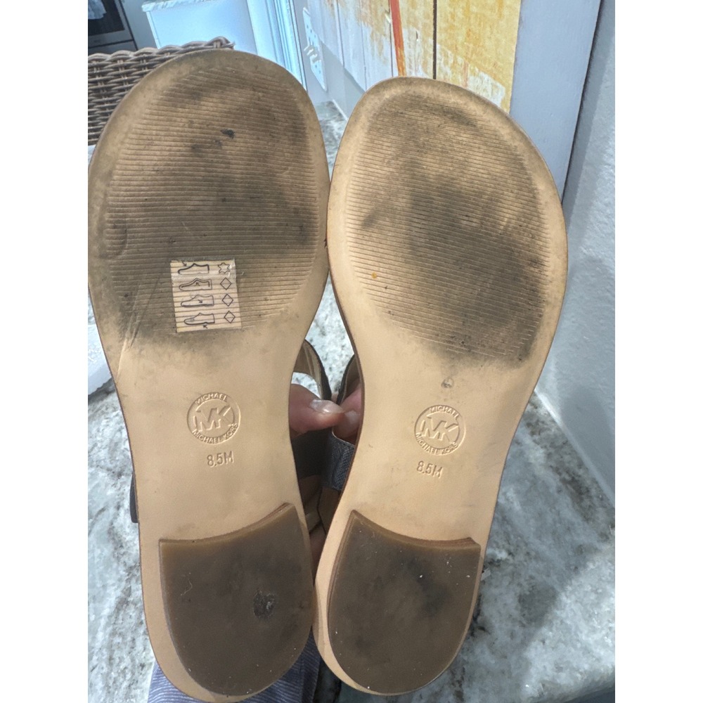 MICHAEL Michael Kors MK Plate thong sandals with a silver-tone logo plaque 8.5 - Picture 7 of 10